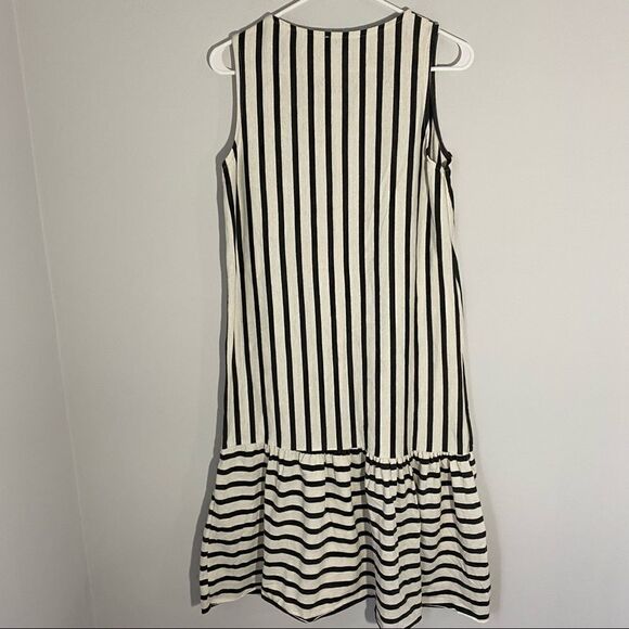 Women’s Sleeveless Striped Crew Neck Ruffle Hemline Dress - Picture 4 of 4